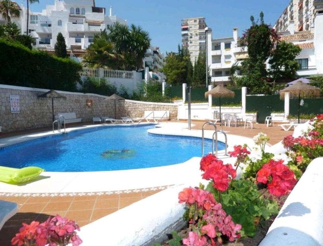 Apartamento Cerca Del Mar Con Piscina Y Parking. Appartamento Benalmádena Esterno foto